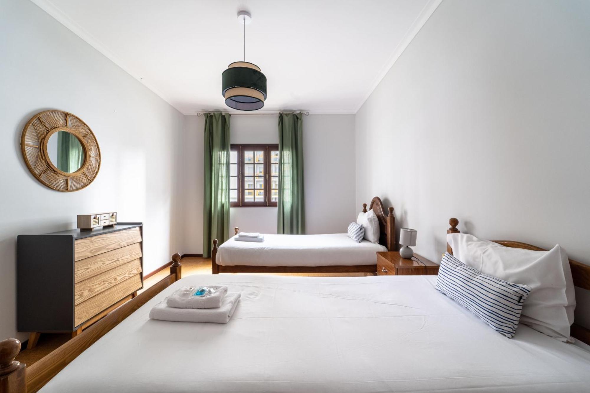 Amorosa Villa, 500M From The Beach By House And People Luaran gambar