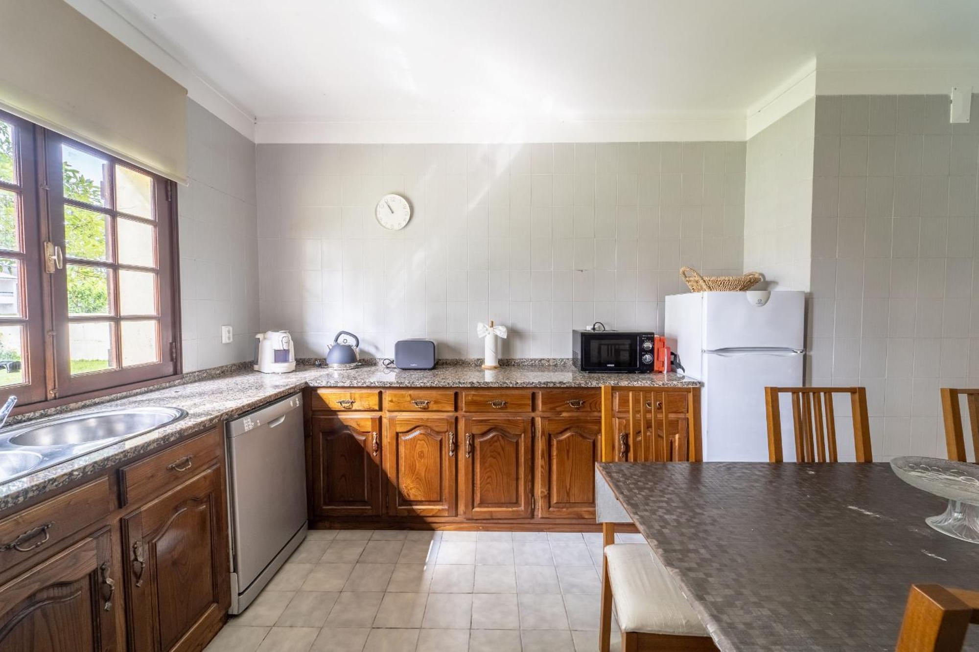 Amorosa Villa, 500M From The Beach By House And People Luaran gambar